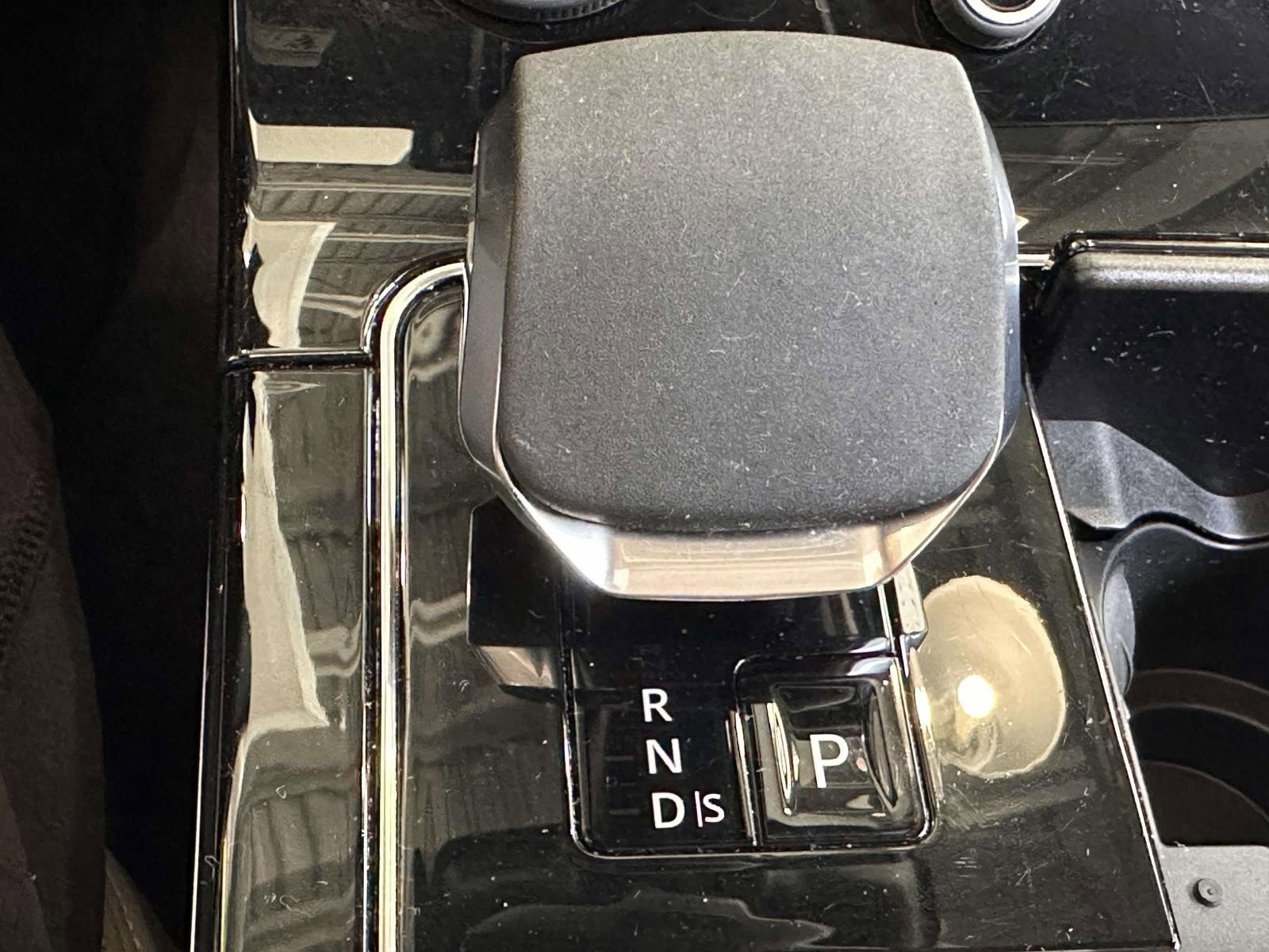 Used 2023 Land Rover Range Rover Velar S AWD/4WD image 29