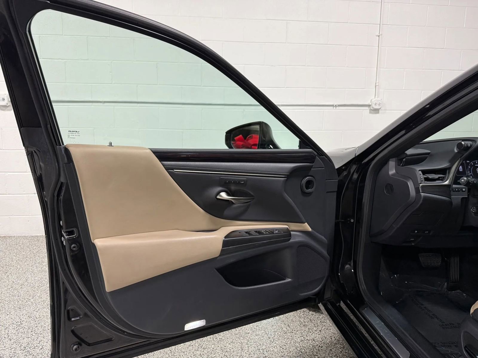 Used 2019 Lexus ES 350 w/ Premium Package FWD image 10