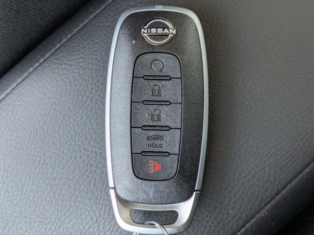 New 2025 Nissan Versa SR w/ Trunk Package image 27