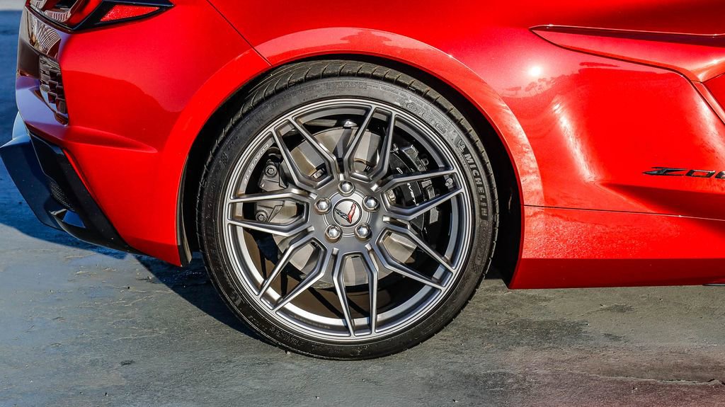 Used 2023 Chevrolet Corvette Z06 RWD image 11