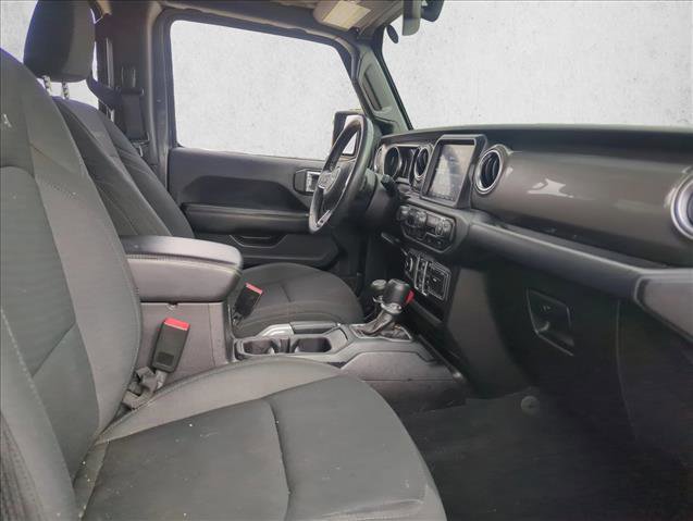 Used 2018 Jeep Wrangler Unlimited Sahara image 17
