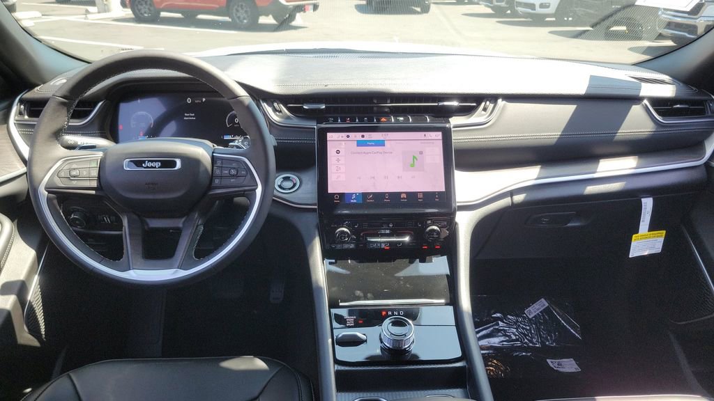 New 2025 Jeep Grand Cherokee L Limited w/ Black Appearance Package image 10