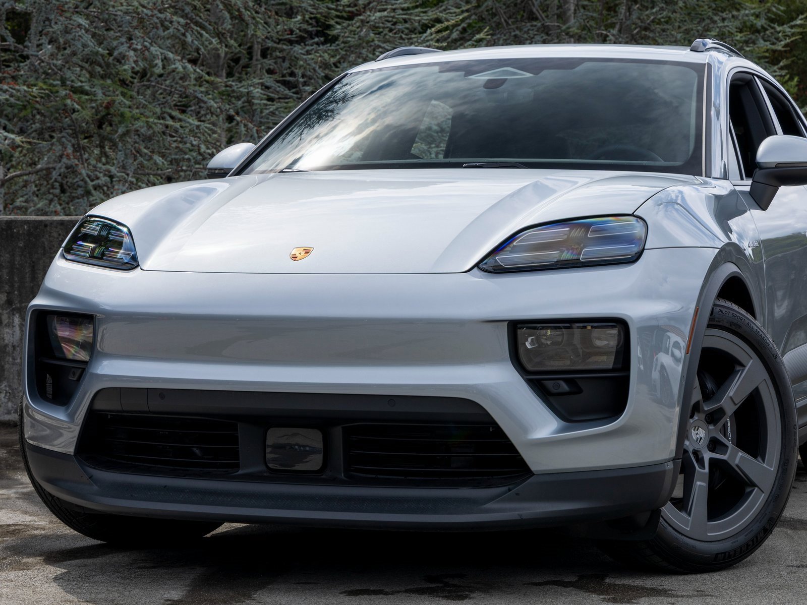 New 2025 Porsche Macan Electric image 7