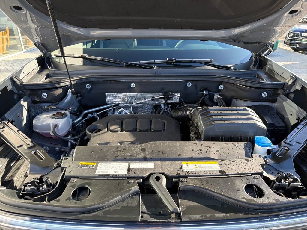 Certified 2025 Volkswagen Atlas Peak Edition SE image 24