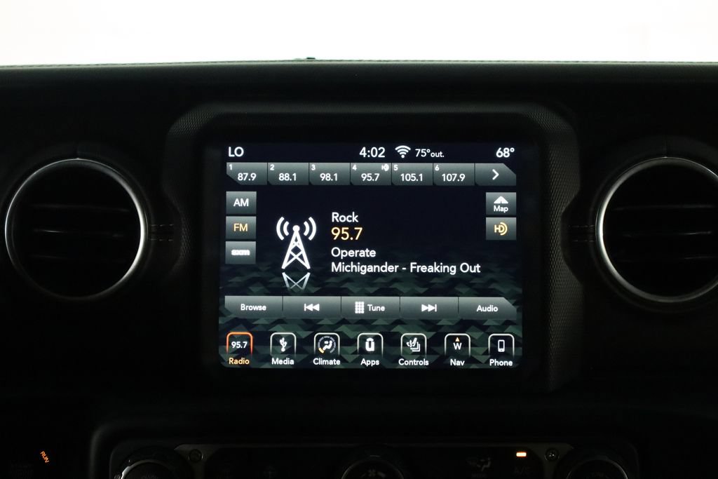 Used 2018 Jeep Wrangler Unlimited Sahara AWD/4WD image 25