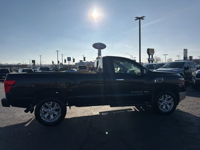 Used 2017 Nissan Titan SV image 8