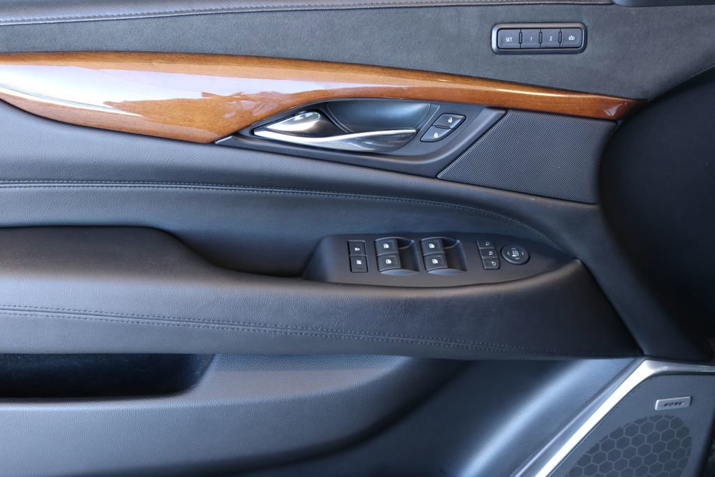 Used 2019 Cadillac Escalade Luxury image 13