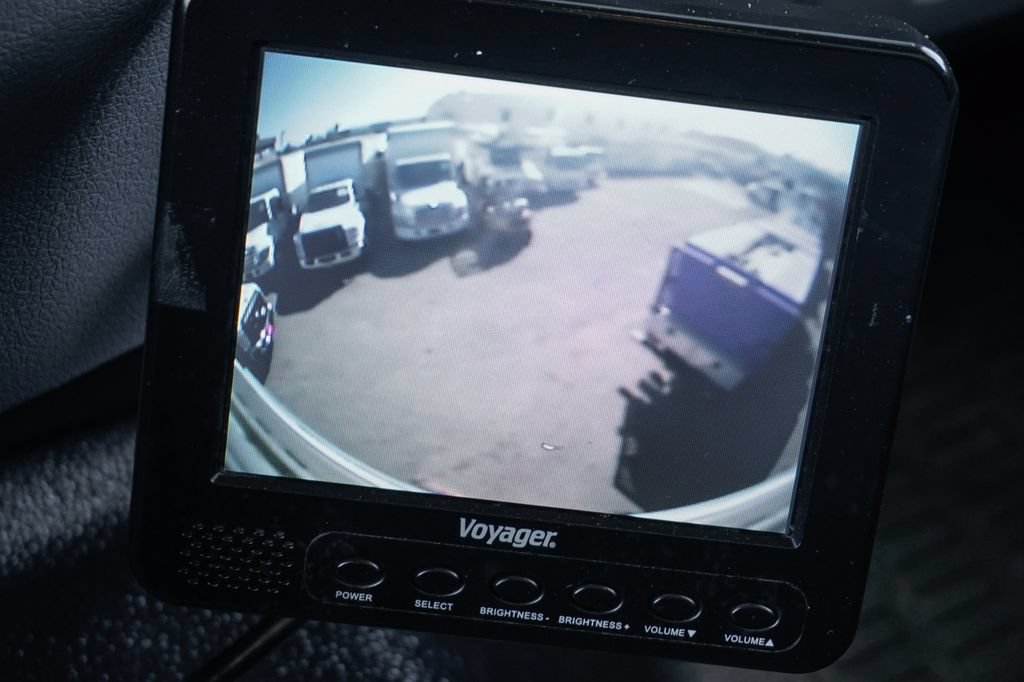 Used 2016 Ford F650 2WD Regular Cab Super Duty image 41