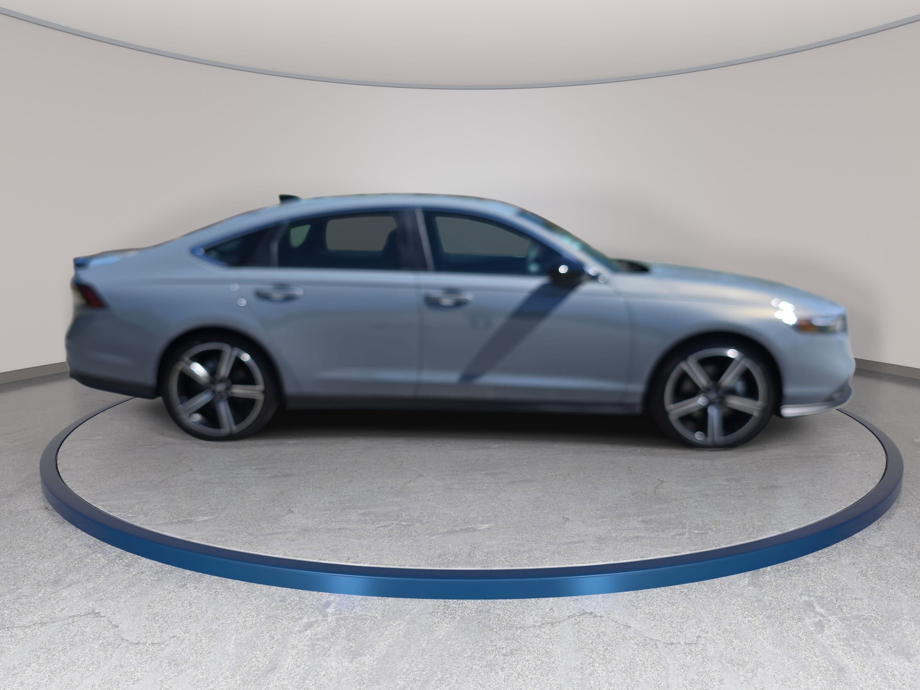 Used 2025 Honda Accord Sport image 4