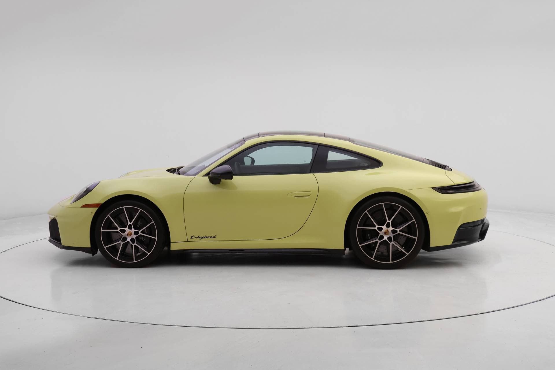 Certified 2025 Porsche 911 Carrera 4 GTS image 2