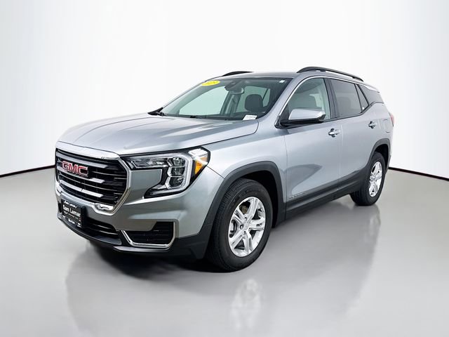 Used 2023 GMC Terrain SLE w/ Driver Convenience Package FWD image 3