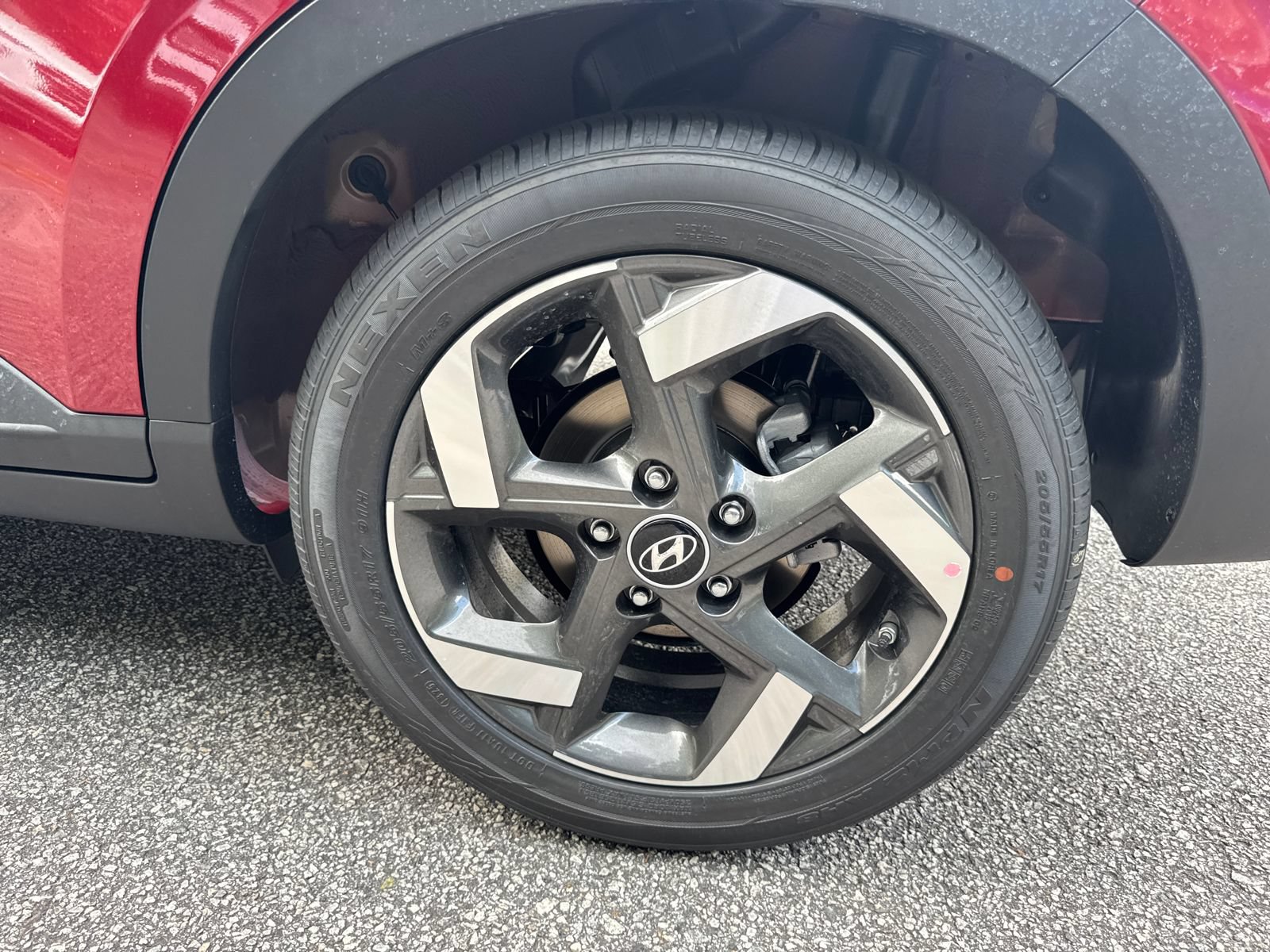 Used 2025 Hyundai Venue SEL FWD image 19