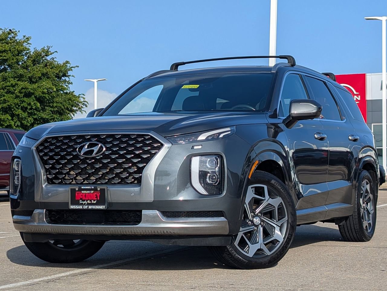 Used 2022 Hyundai Palisade Calligraphy image 2