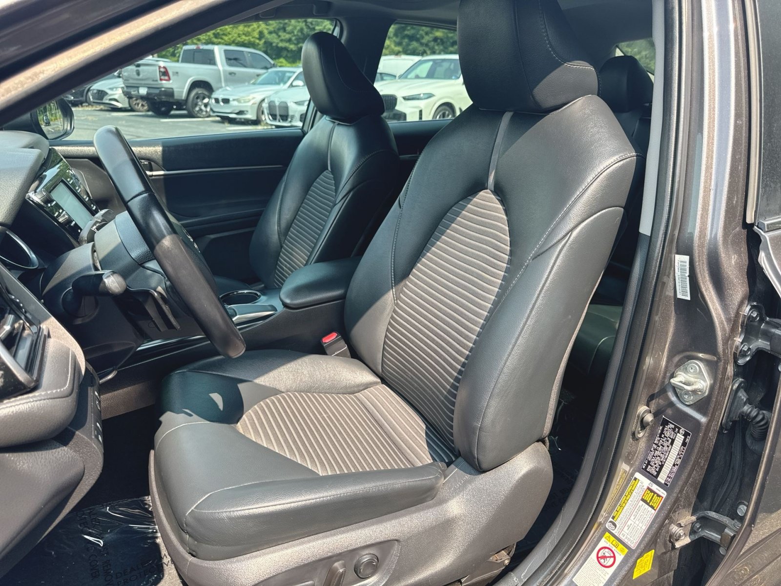 Used 2019 Toyota Camry SE FWD image 10