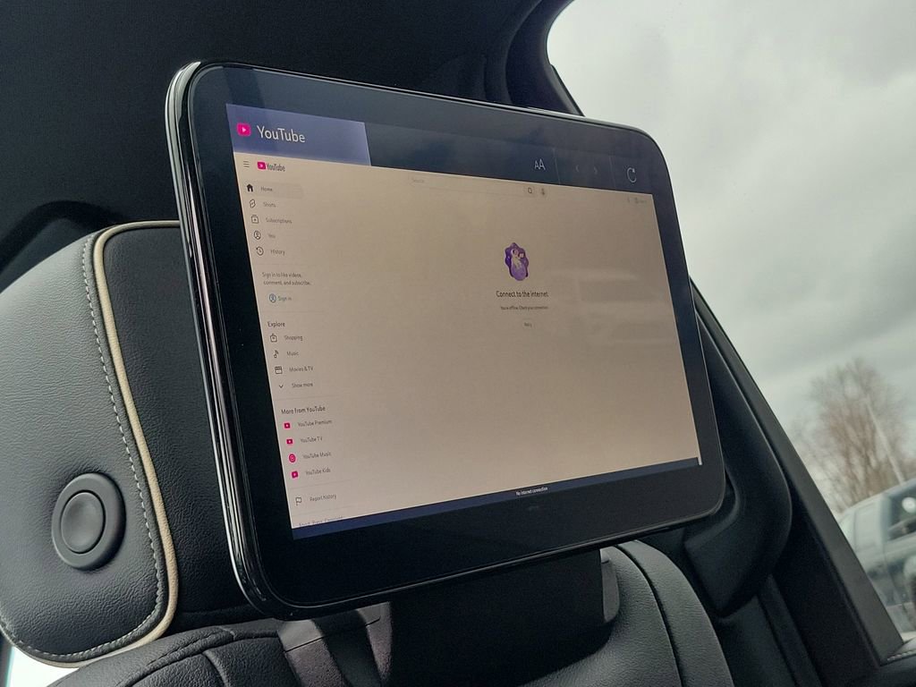 Used 2023 Chevrolet Tahoe Premier w/ Advanced Technology Package image 37