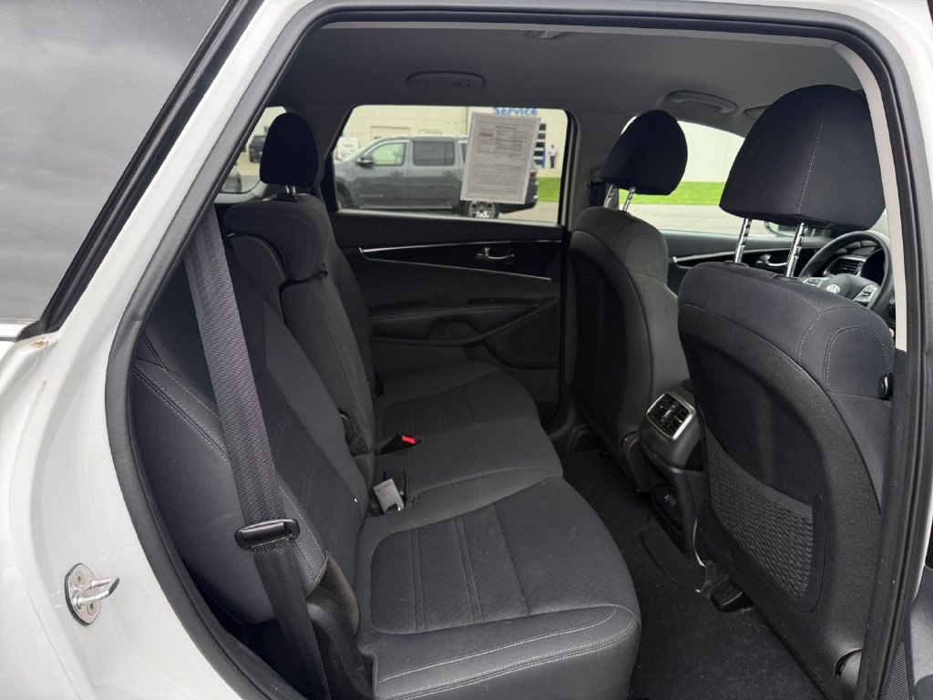 Used 2020 Kia Sorento L FWD image 29