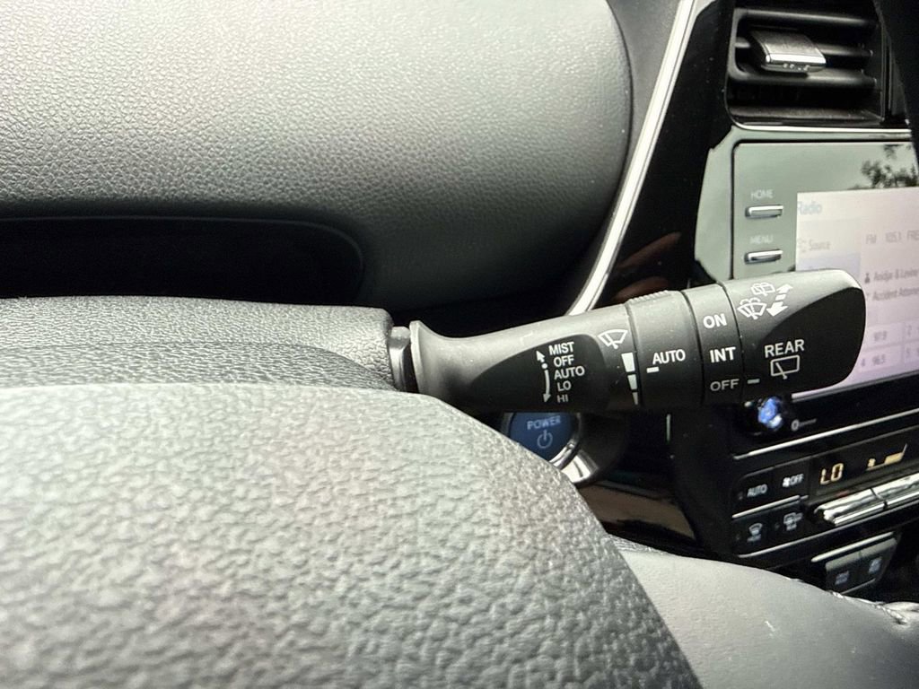 Used 2022 Toyota Prius FWD image 38