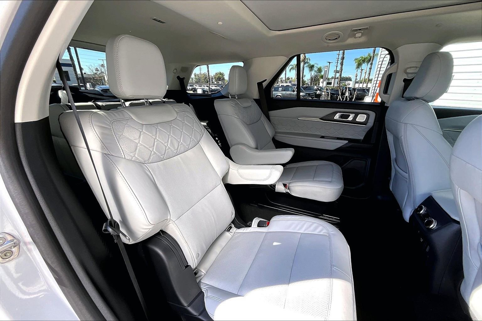 Used 2026 Ford Explorer Platinum w/ LUX Leather Package image 27