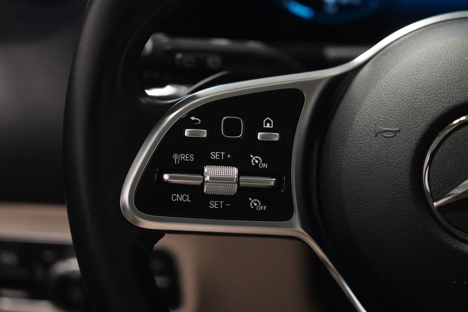 Certified 2023 Mercedes-Benz GLA 250 4MATIC image 17