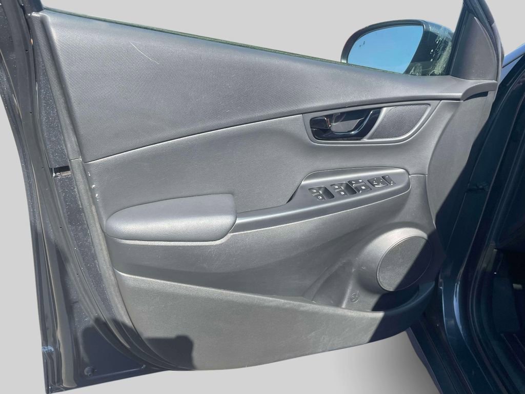 Used 2018 Hyundai Kona Limited image 16