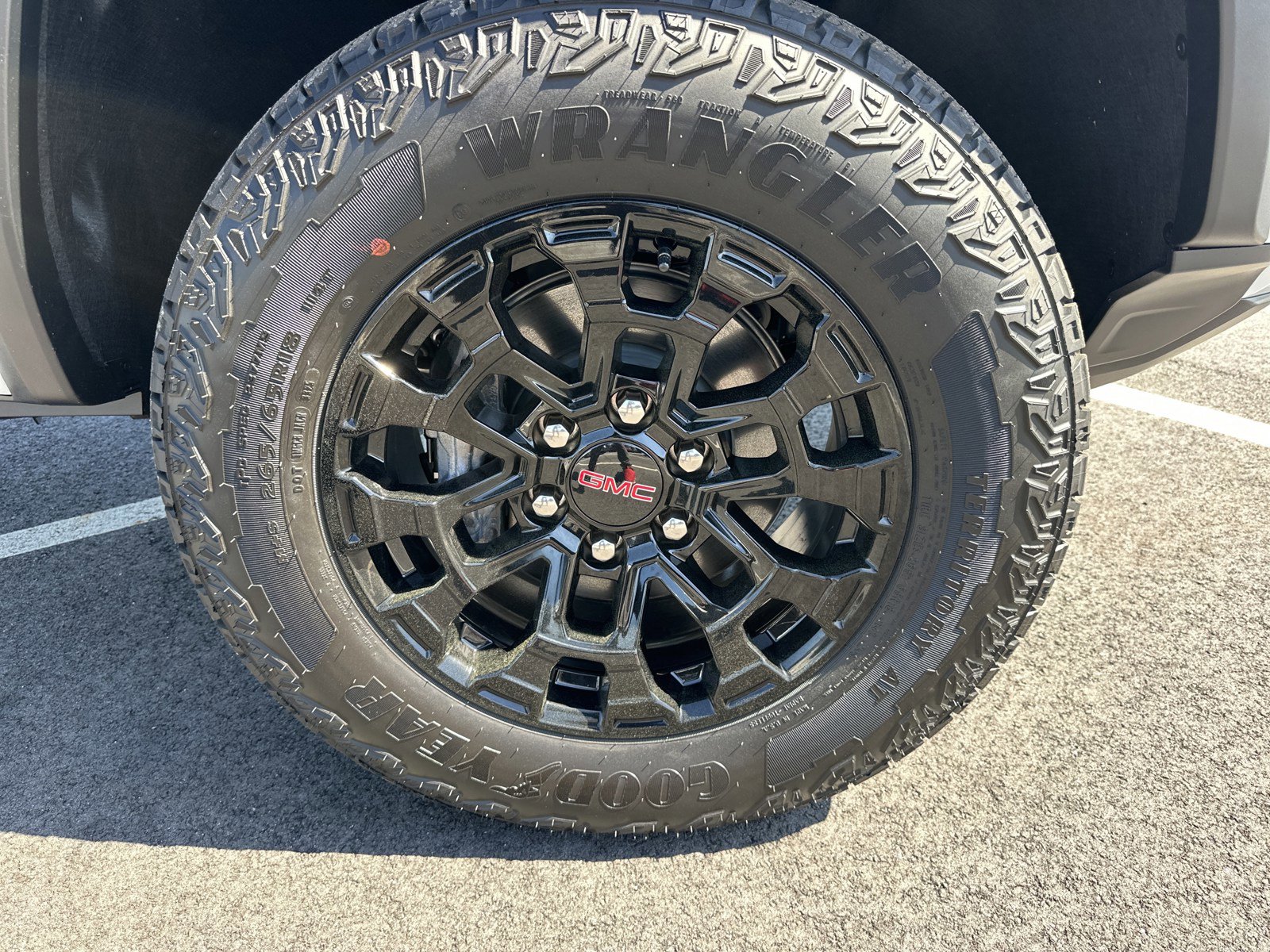 Used 2026 GMC Canyon Elevation image 13