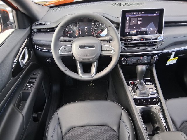 New 2026 Jeep Compass Latitude AWD/4WD image 14