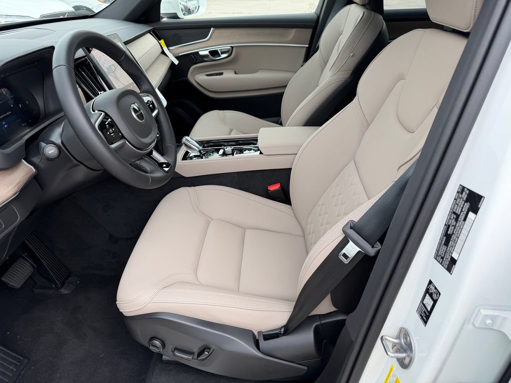 New 2026 Volvo XC90 B6 Plus w/ Protection Package Premier AWD/4WD image 17