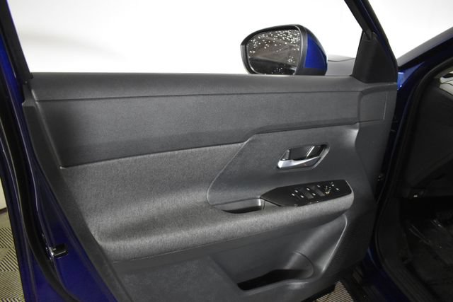 Used 2025 Nissan Kicks SV w/ SV Premium Package AWD/4WD image 7