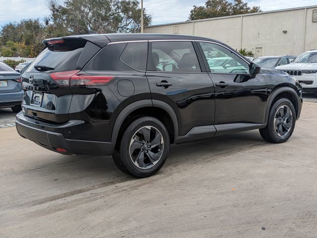 Used 2025 Nissan Rogue SV image 6