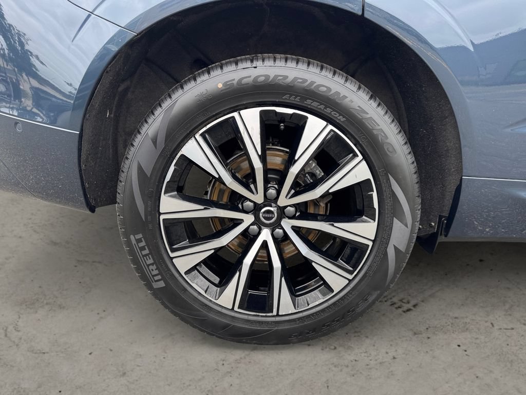 Certified 2025 Volvo XC60 B5 Plus w/ Protection Package Premier AWD/4WD image 8