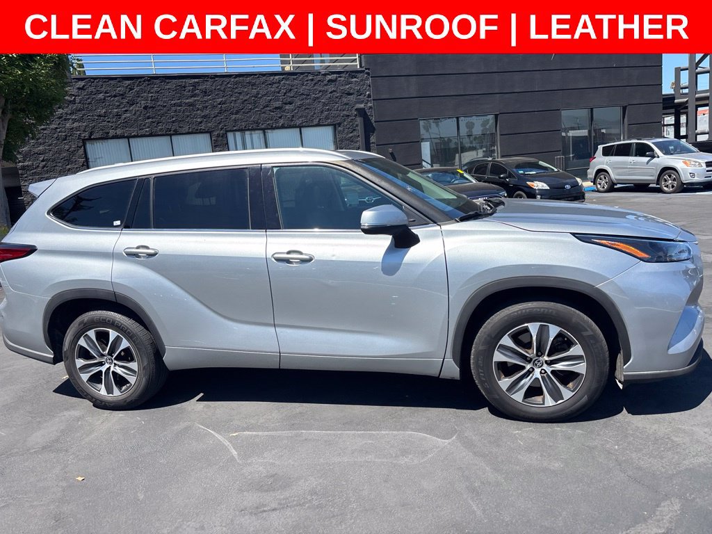 Used 2022 Toyota Highlander XLE FWD image 4
