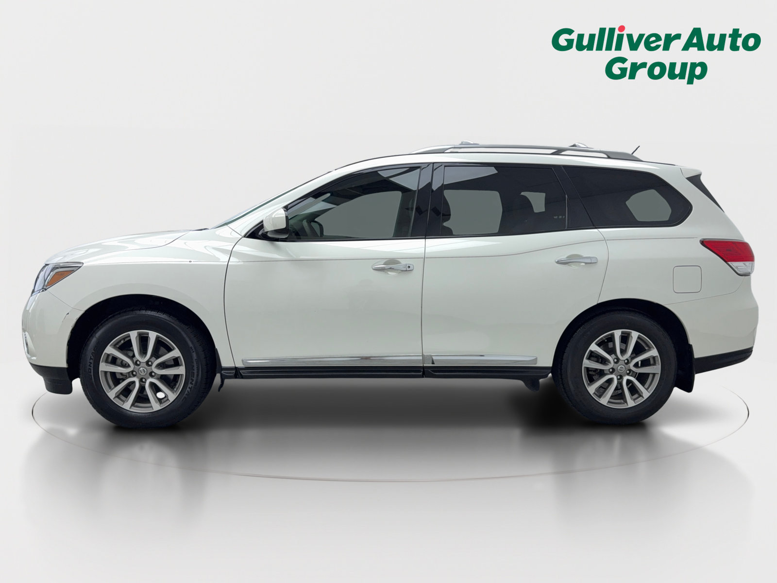 Used 2014 Nissan Pathfinder SL w/ SL Premium Package FWD image 3