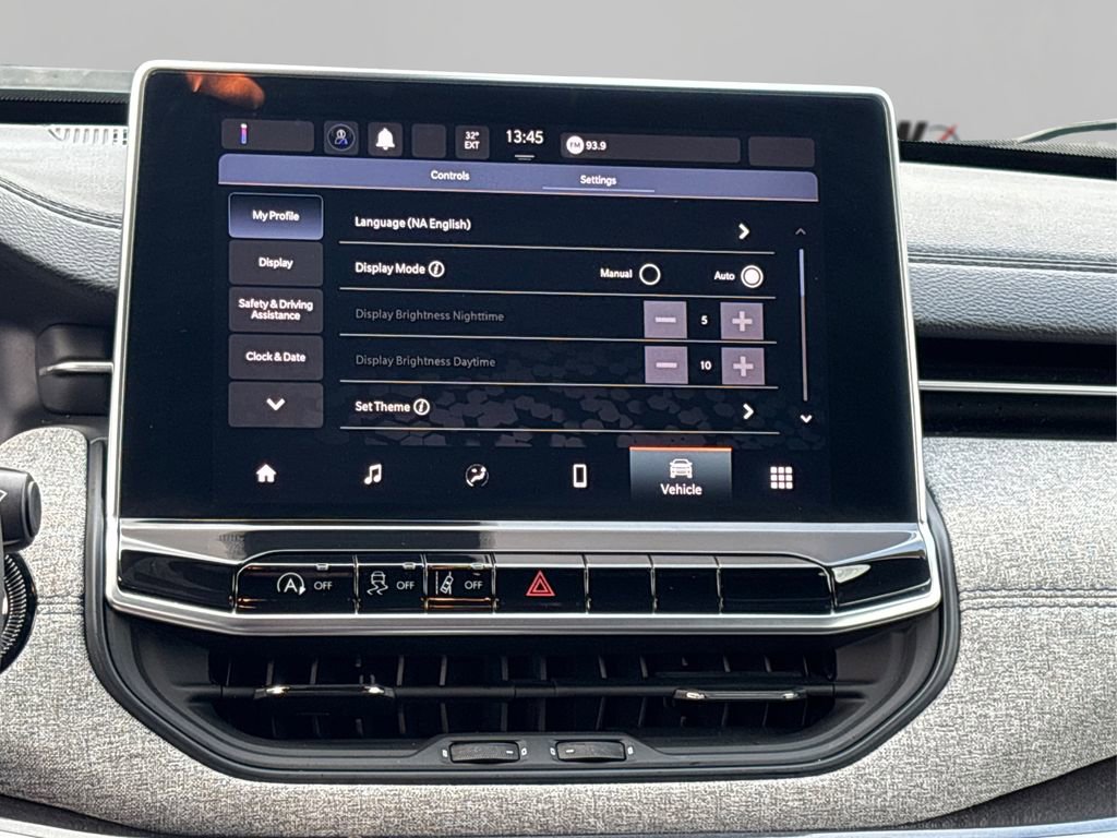 Used 2023 Jeep Compass Latitude image 19