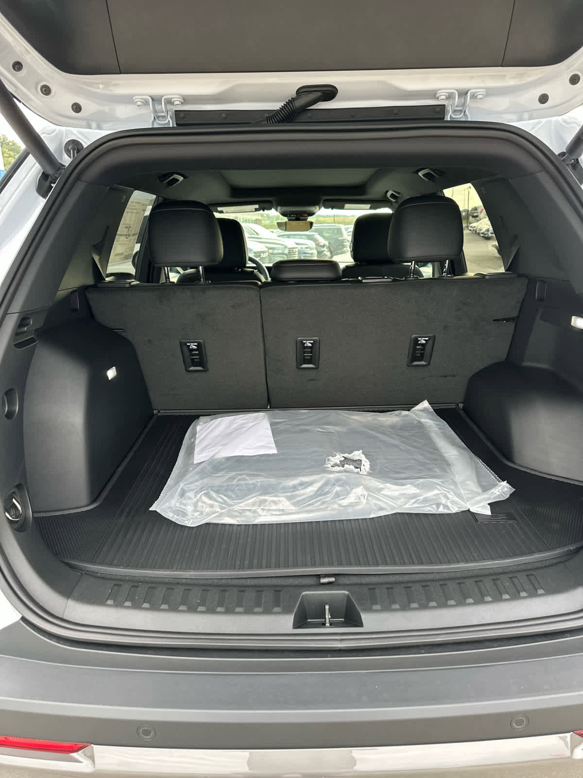 New 2026 Chevrolet Equinox ACTIV w/ Convenience Package III image 10