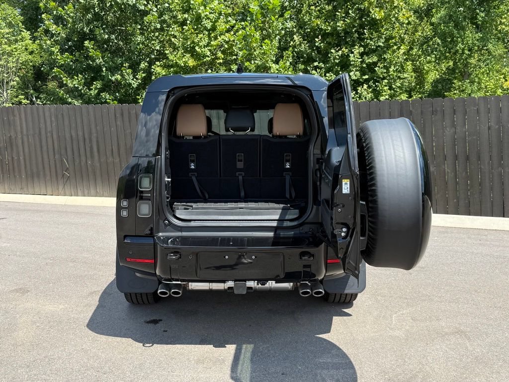New 2026 Land Rover Defender 130 V8 AWD/4WD image 5