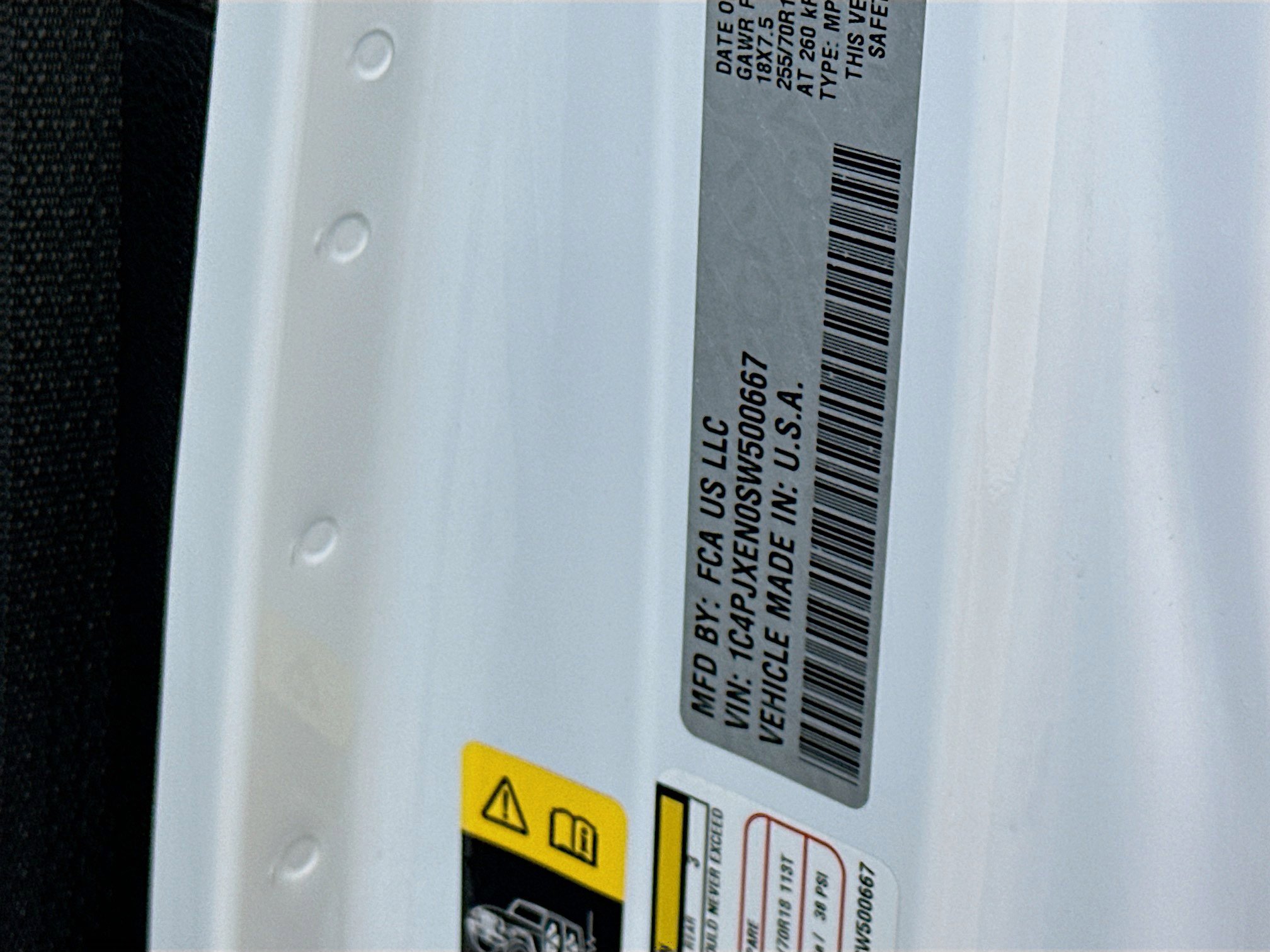 Used 2025 Jeep Wrangler Sahara image 12