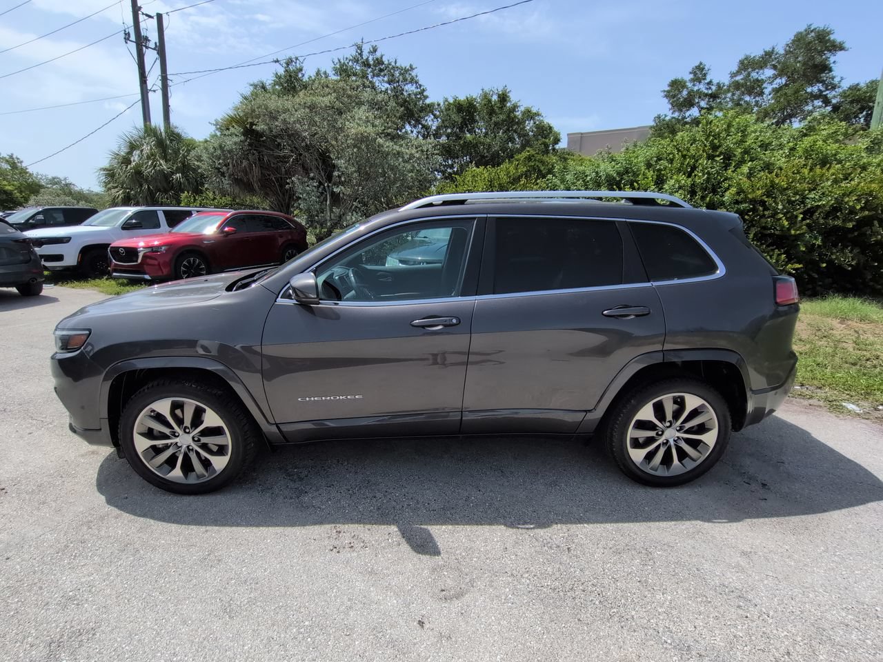 Used 2019 Jeep Cherokee Overland w/ Technology Group FWD image 8