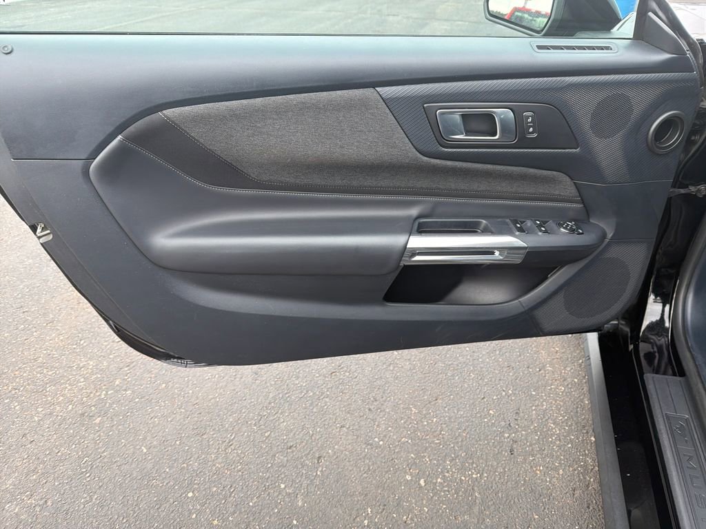 Used 2024 Ford Mustang Convertible image 10