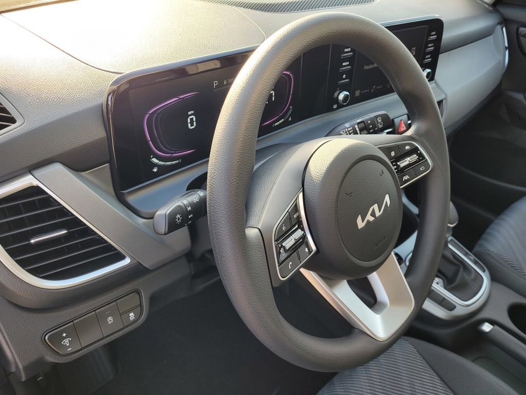 Used 2026 Kia Seltos LX FWD image 26