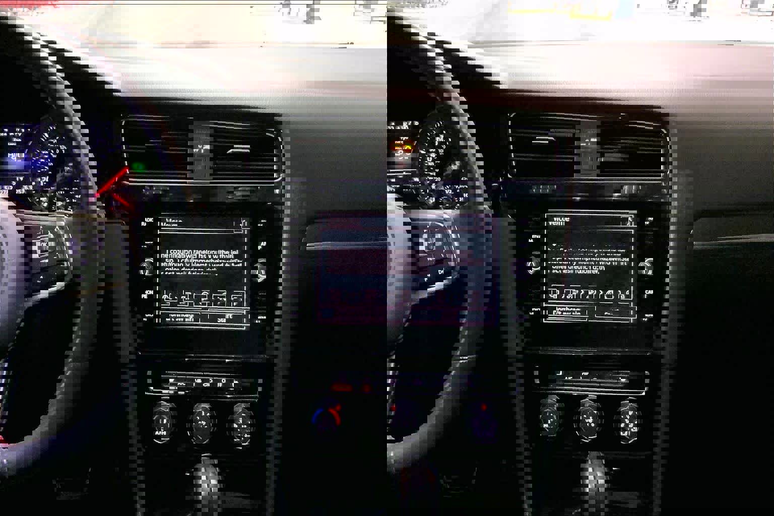 Used 2021 Volkswagen GTI SE image 6