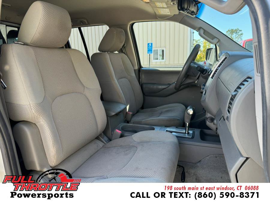 Used 2014 Nissan Frontier SV AWD/4WD image 12