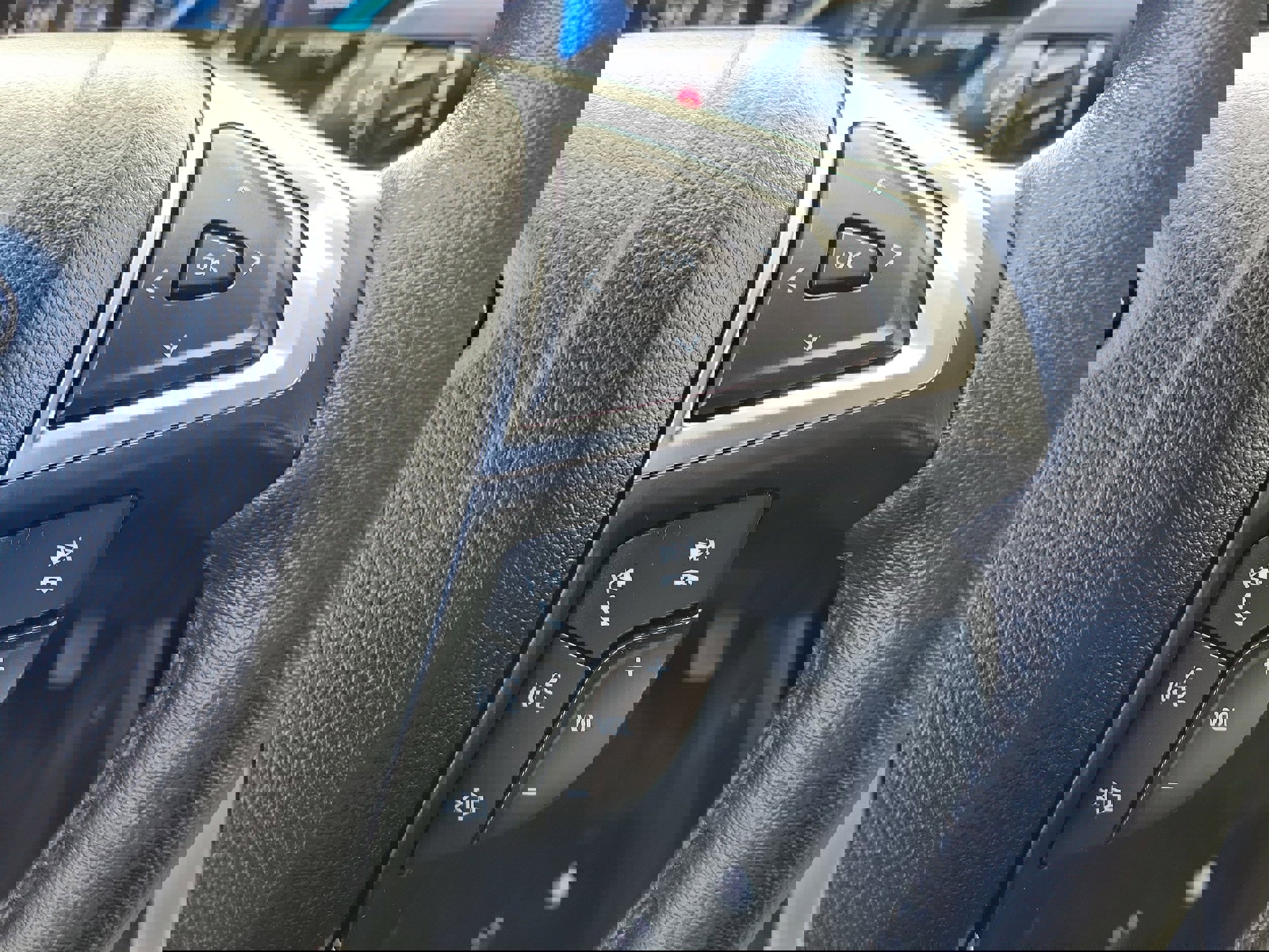 Used 2023 Ford Edge SEL w/ Convenience Package image 25