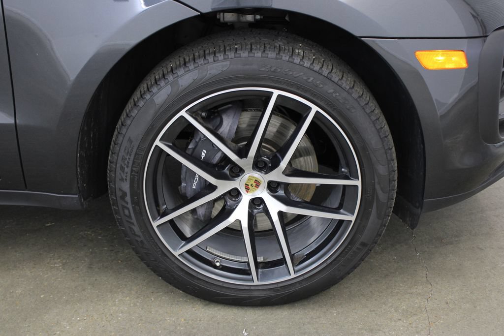 Used 2024 Porsche Macan AWD/4WD image 16