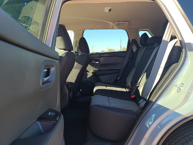New 2027 Nissan Rogue SV w/ Cold Weather Package AWD/4WD image 23