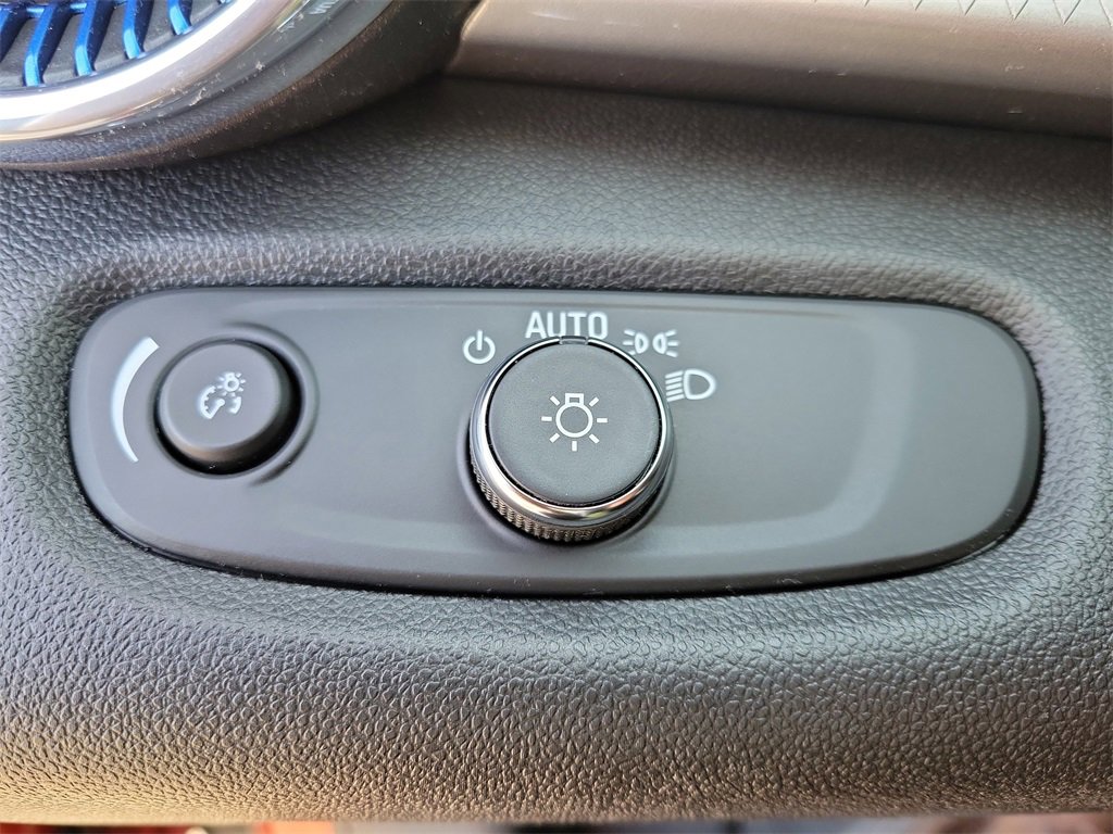 Used 2024 Chevrolet Trax LT w/ Driver Confidence Package image 19