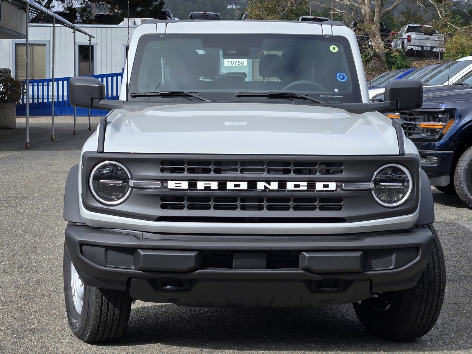 New 2026 Ford Bronco 2-Door AWD/4WD image 3