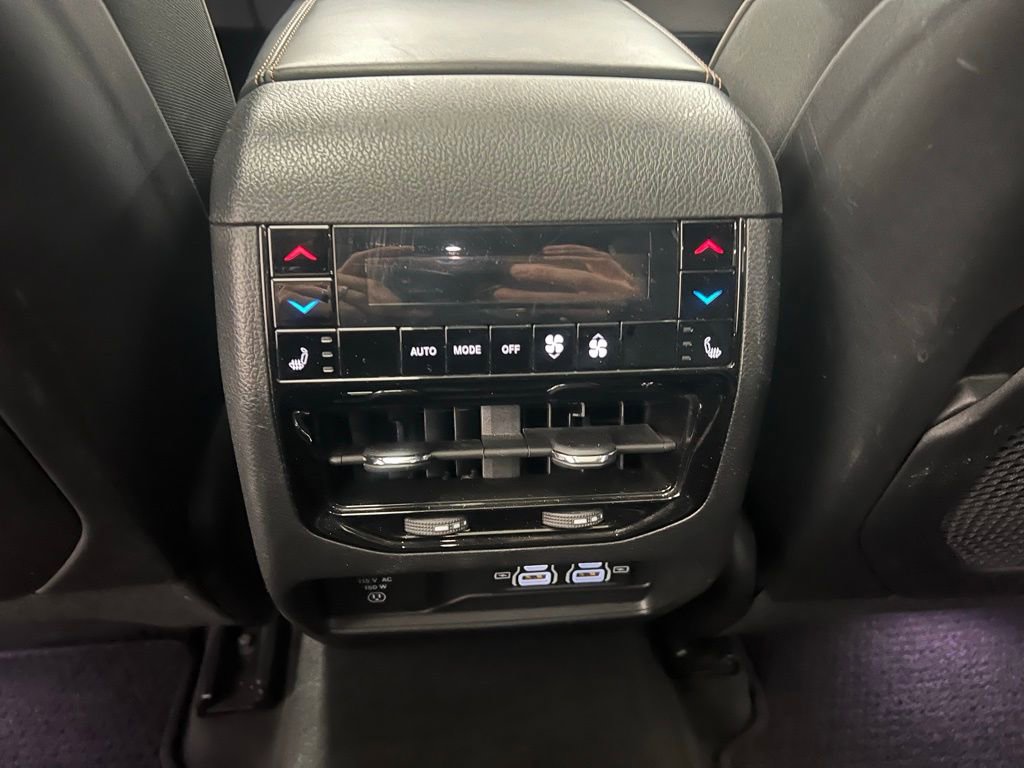 Used 2024 Jeep Grand Cherokee Summit image 23