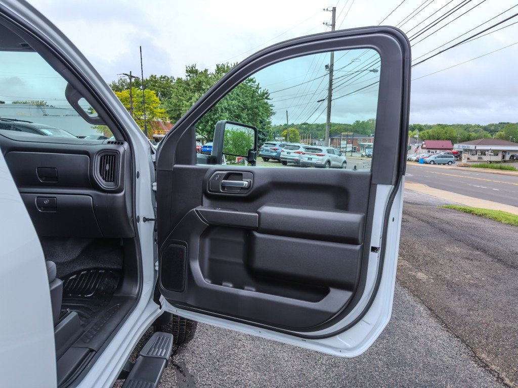 Used 2024 GMC Sierra 3500 Pro w/ 1SA Pro Safety Plus Package AWD/4WD image 16