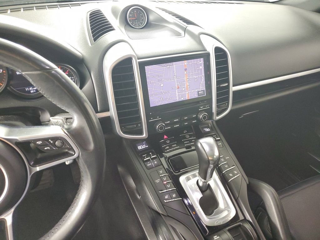 Used 2018 Porsche Cayenne Platinum Edition w/ Premium Package AWD/4WD image 23