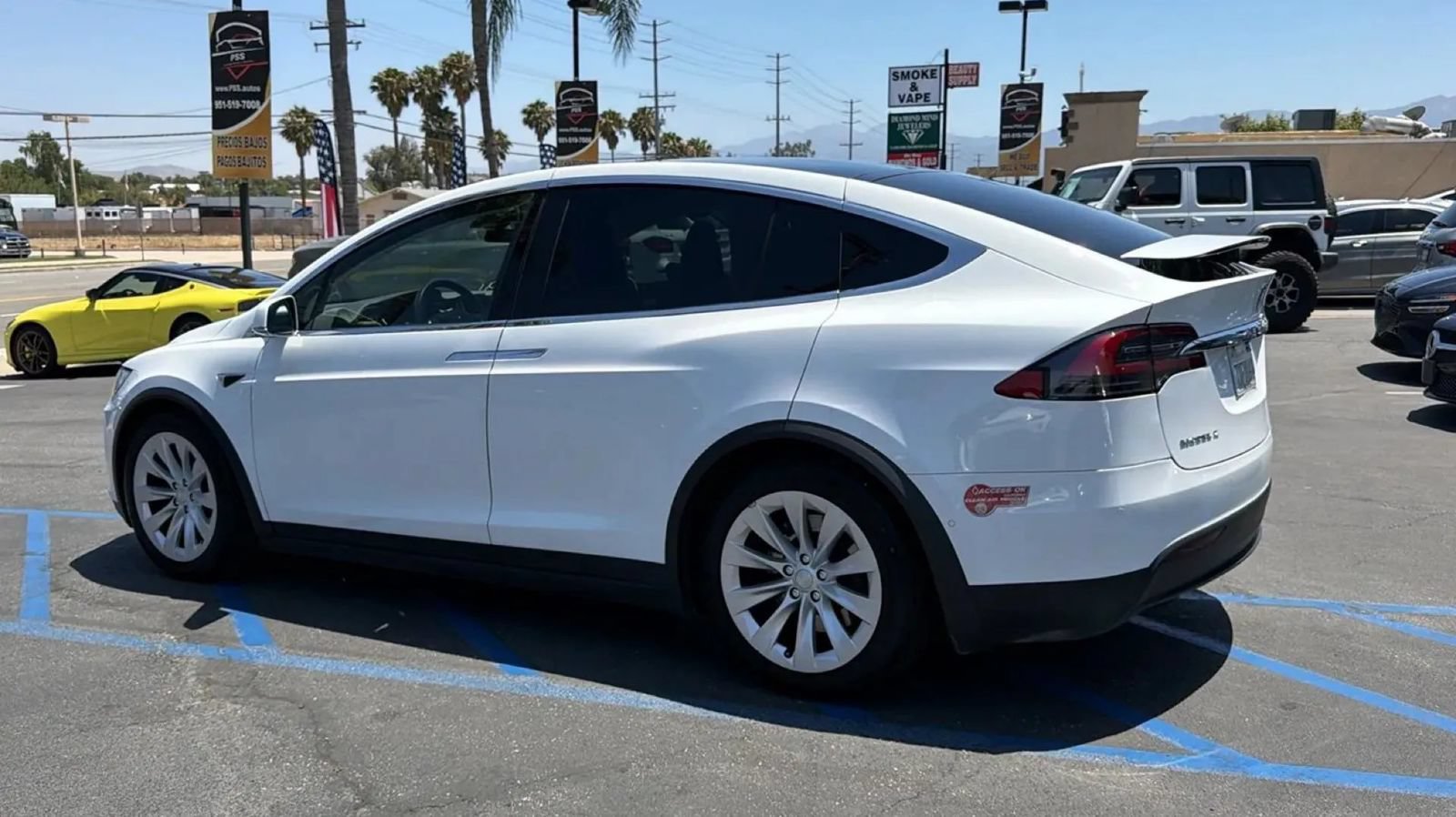 Used 2017 Tesla Model X 75D AWD/4WD image 5